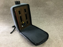Carregar imagem no visualizador da galeria, Dantas Handmade D40 Custom Pedal Board (Vintage Brown) + Backpack