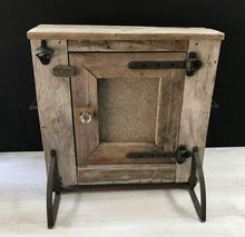 Load image into Gallery viewer, Tensolo Custom Shop - The Ol&#39; Medicine Cab - 1x10 Guitar Speaker Cabinet (30W 8 Ohm)